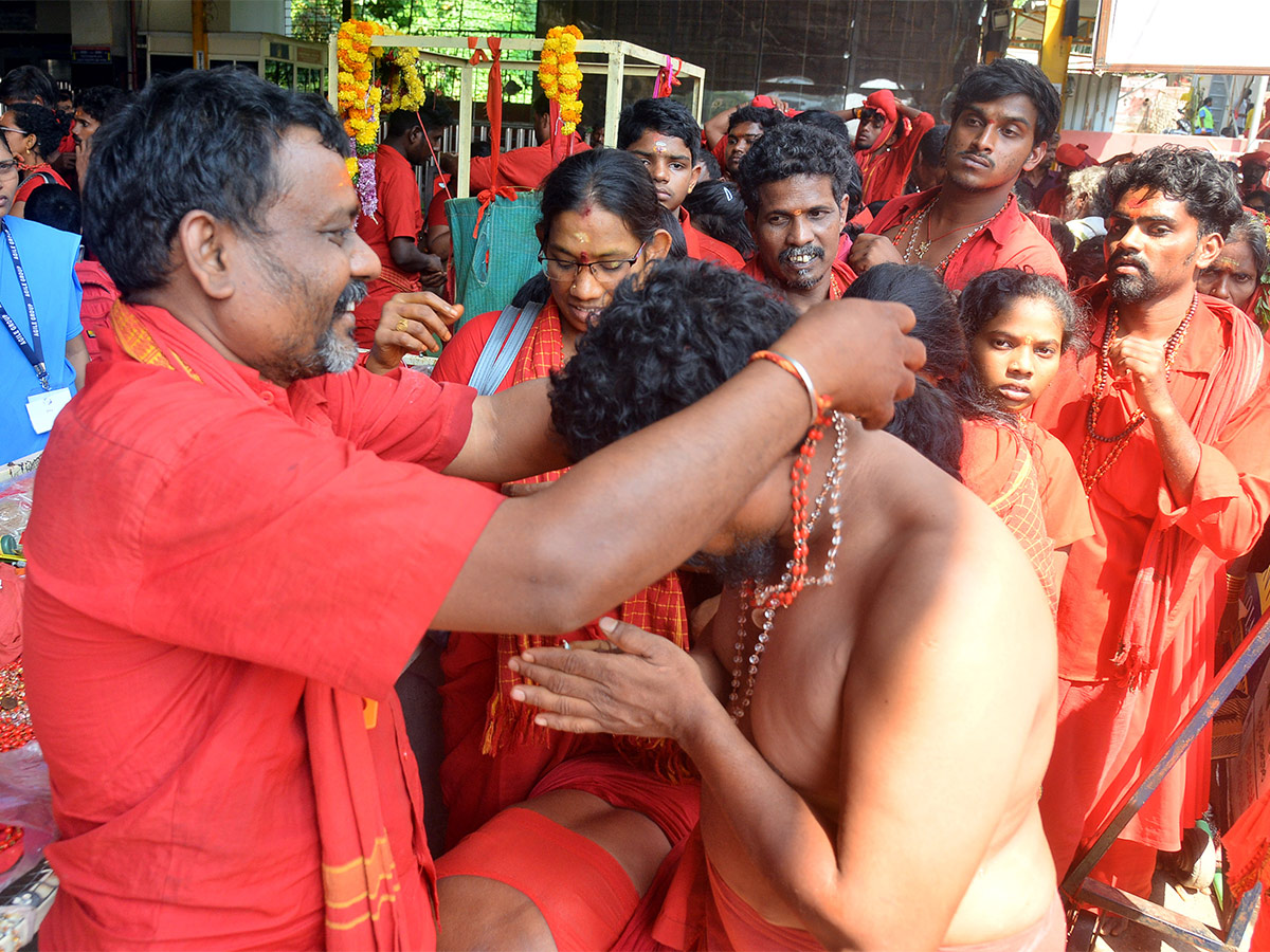 Indrakeeladri Bhavani Deeksha Photos - Sakshi17