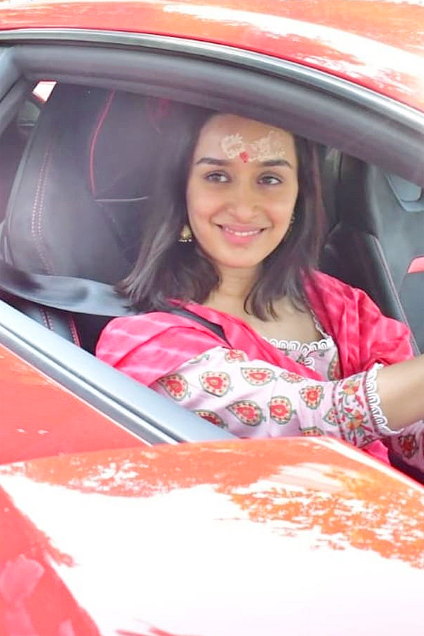 Shraddha Kapoor Visit Iskcon Temple in New Lamborghini Huracan Photos - Sakshi10