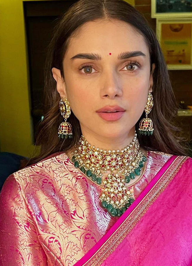 Aditi Rao Hydari Beautiful Pics - Sakshi32