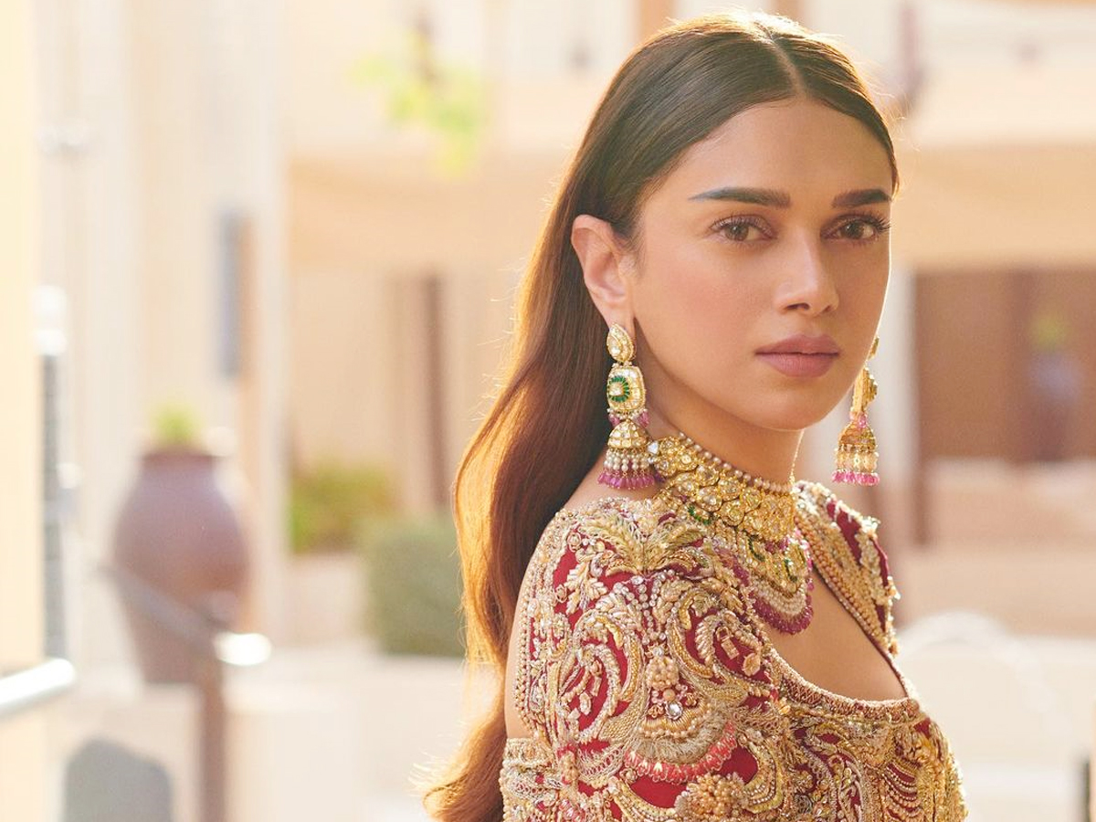 Aditi Rao Hydari Beautiful Pics - Sakshi33