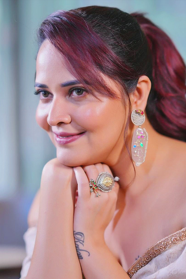 Anasuya Bharadwaj Stunning Latest Photos - Sakshi7