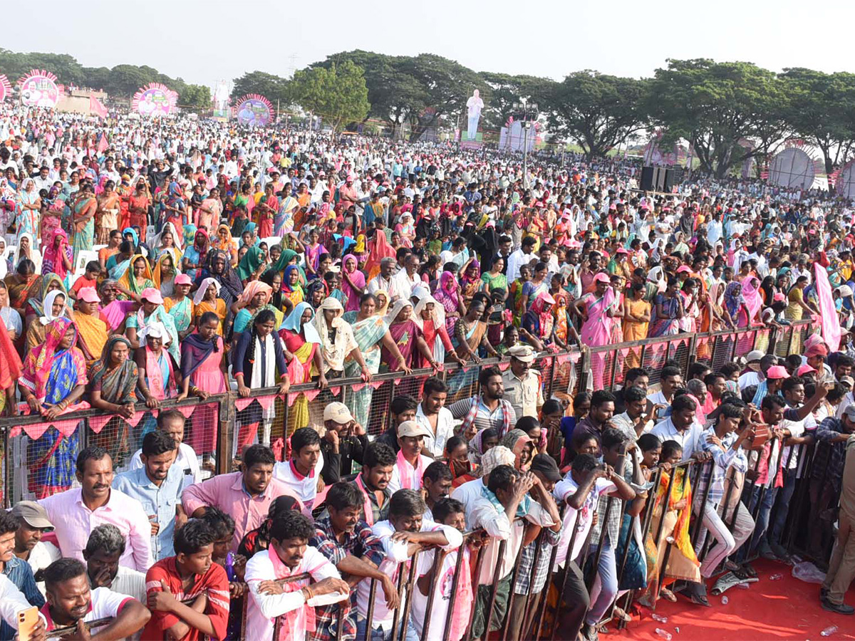 Praja Ashirvada Sabha in Paleru - Sakshi11