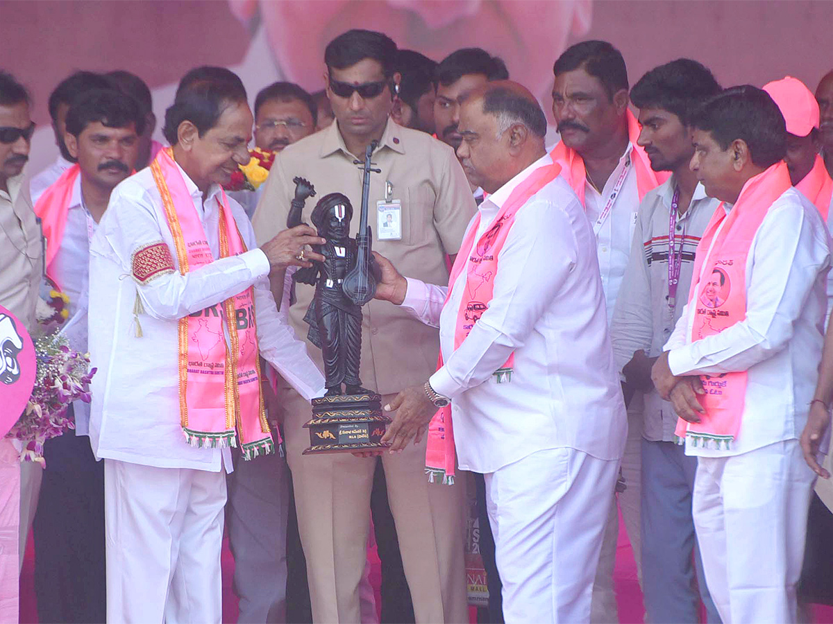 Praja Ashirvada Sabha in Paleru - Sakshi12