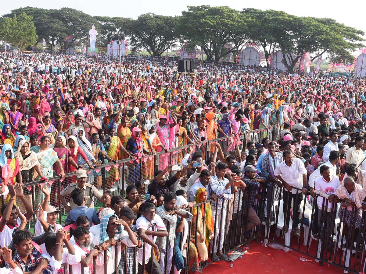 Praja Ashirvada Sabha in Paleru - Sakshi19