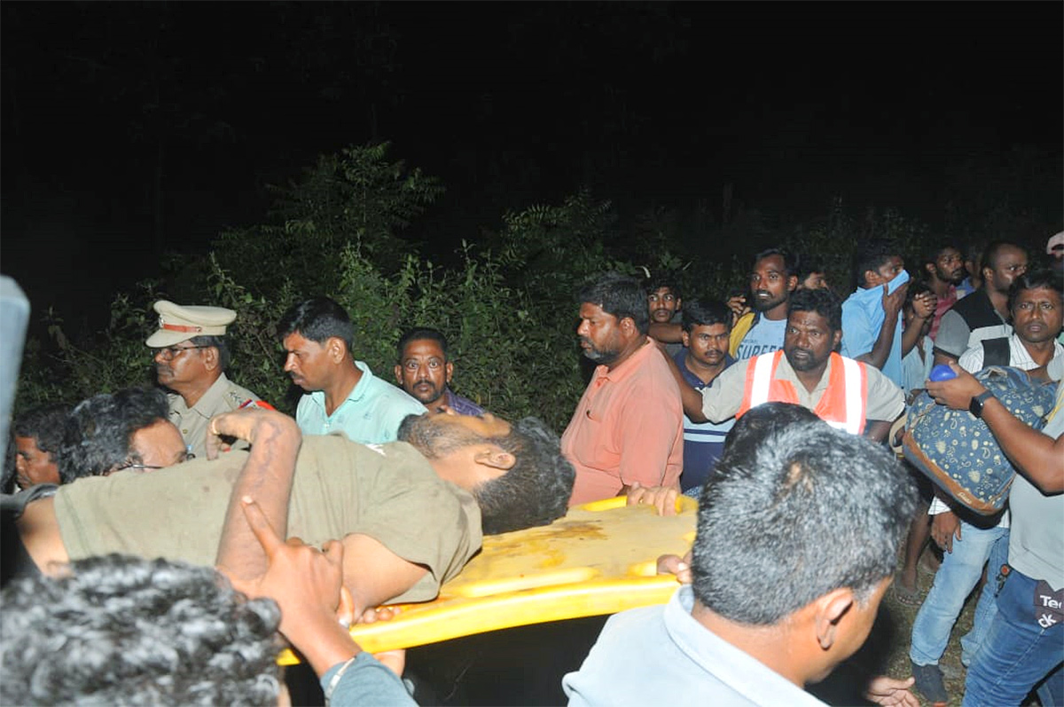 Vizianagaram Train Accident Photos: Two Passenger Trains Collide In Andhra Pradesh - Sakshi18