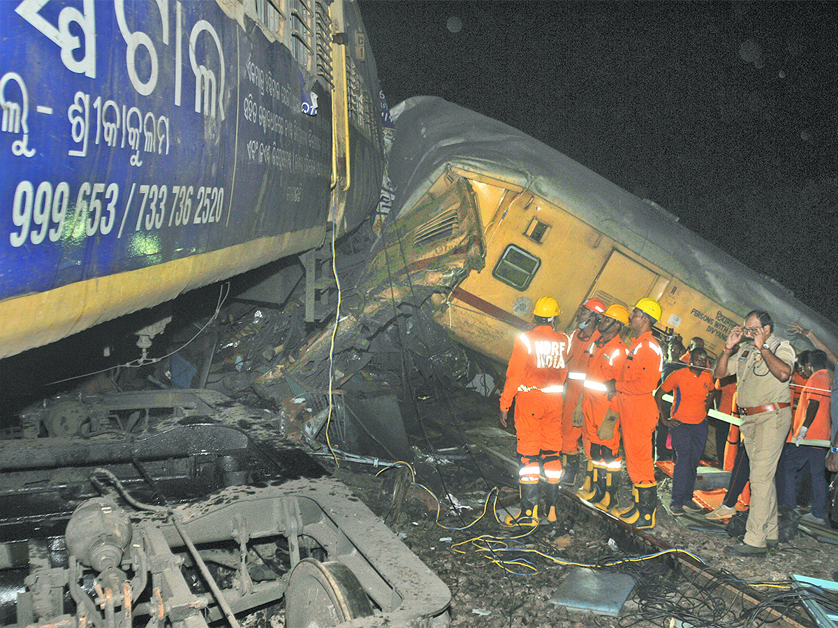 Photos Of Train Accident At Vizianagaram - Sakshi12