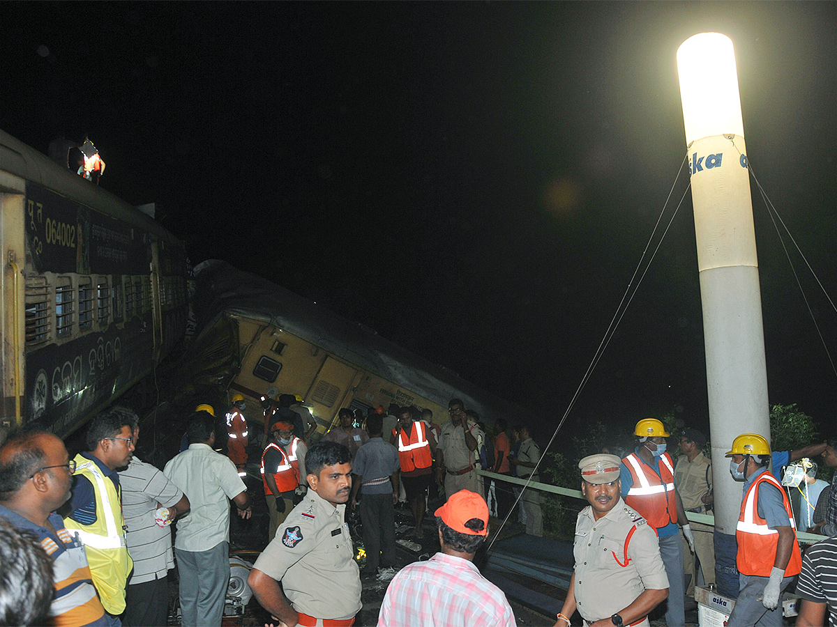 Photos Of Train Accident At Vizianagaram - Sakshi15