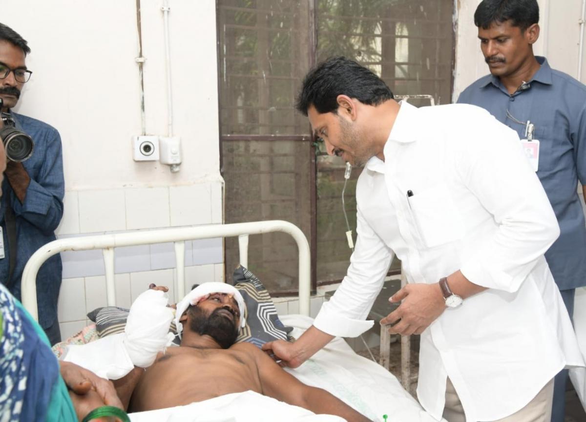 CM Jagan Visit Vizianagaram Train Accident Spot Photos - Sakshi9