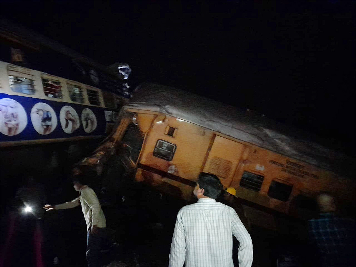 Photos Of Train Accident At Vizianagaram - Sakshi7