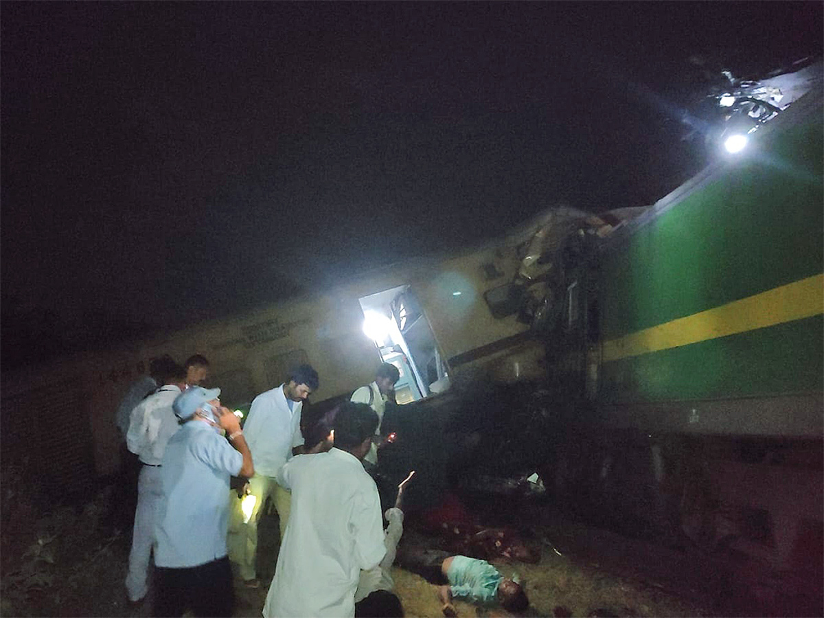 Photos Of Train Accident At Vizianagaram - Sakshi8