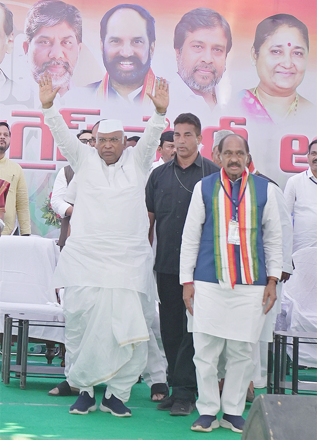 TelanganaAssemblyElections2023 Congress Public Meeting at Sangareddy - Sakshi9