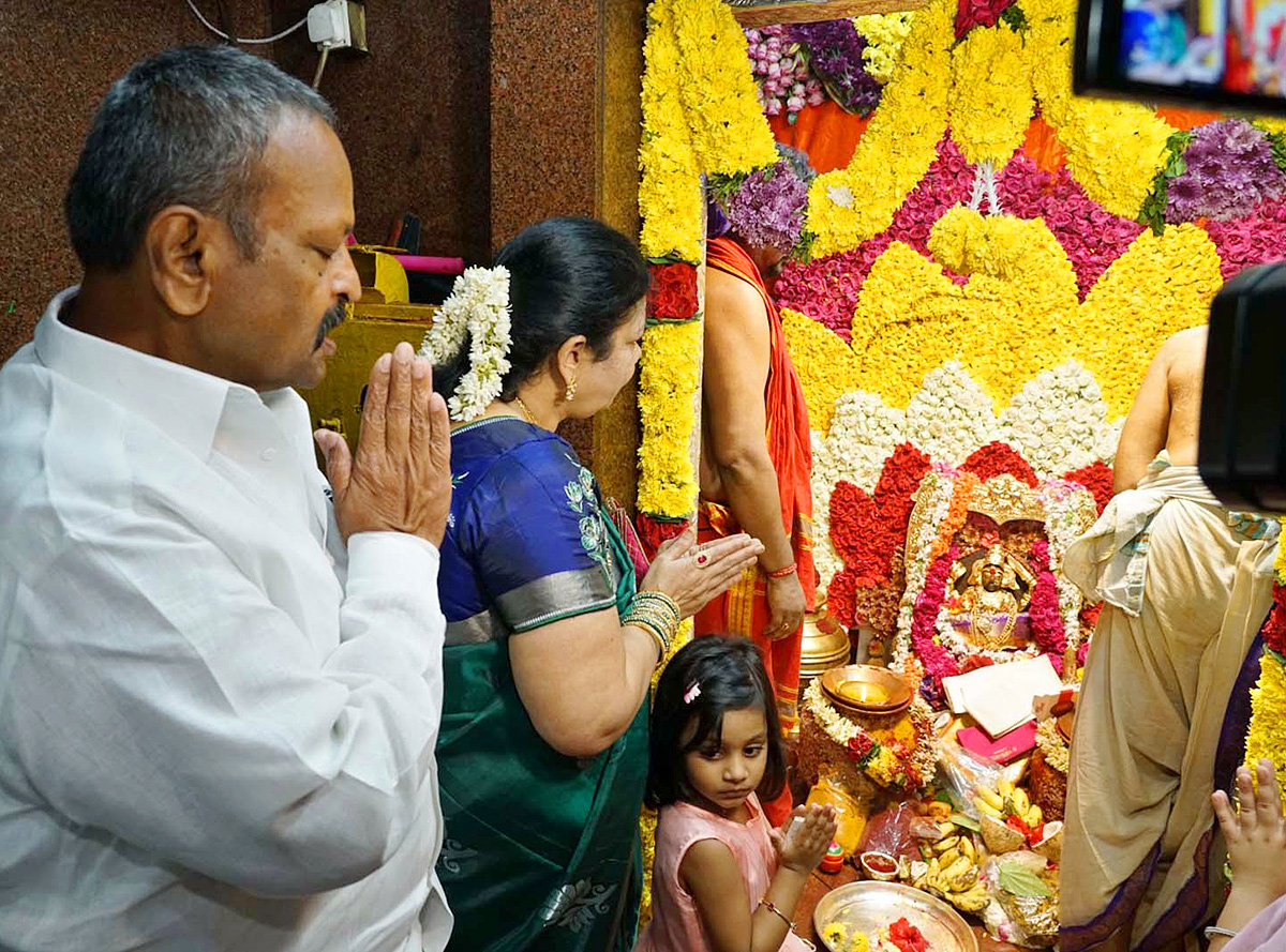 Vizianagaram Pydithalli Ammavaru Sirimanu Utsavam Photos 2023 - Sakshi3