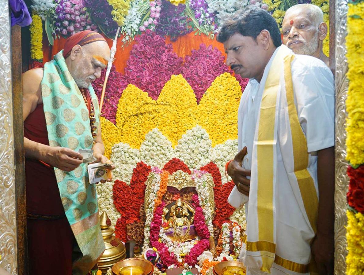 Vizianagaram Pydithalli Ammavaru Sirimanu Utsavam Photos 2023 - Sakshi5