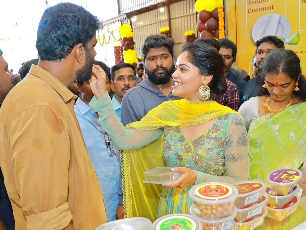 BinduMadhavi Launch Nellai Thatibellam coffee 100th branch at tirupathi PHotos - Sakshi8