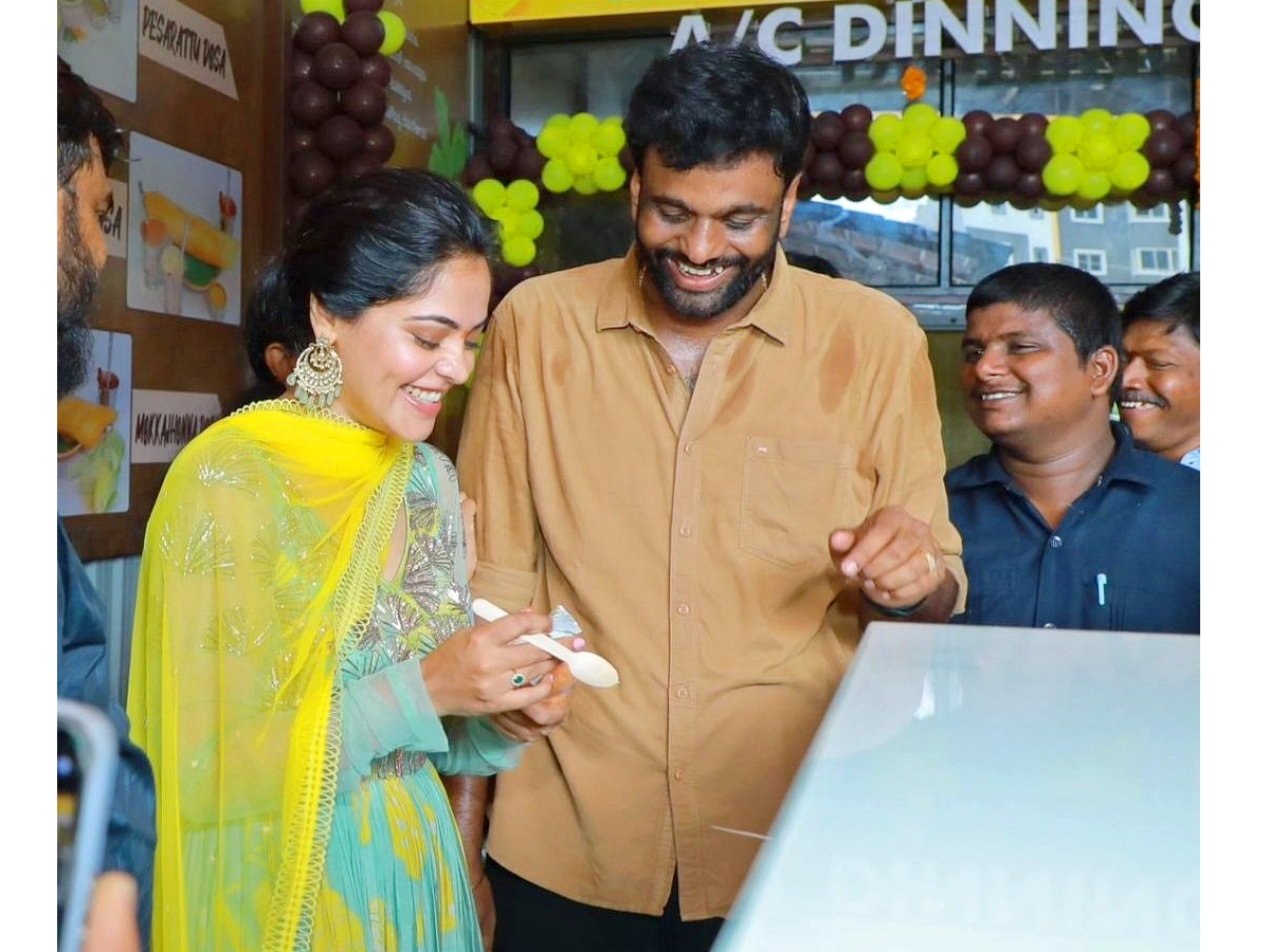 BinduMadhavi Launch Nellai Thatibellam coffee 100th branch at tirupathi PHotos - Sakshi9