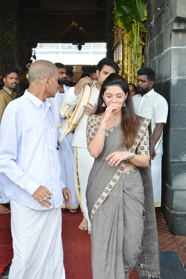 Actress Mehreen Pirzada Visits Tirumala Temple Photos - Sakshi11