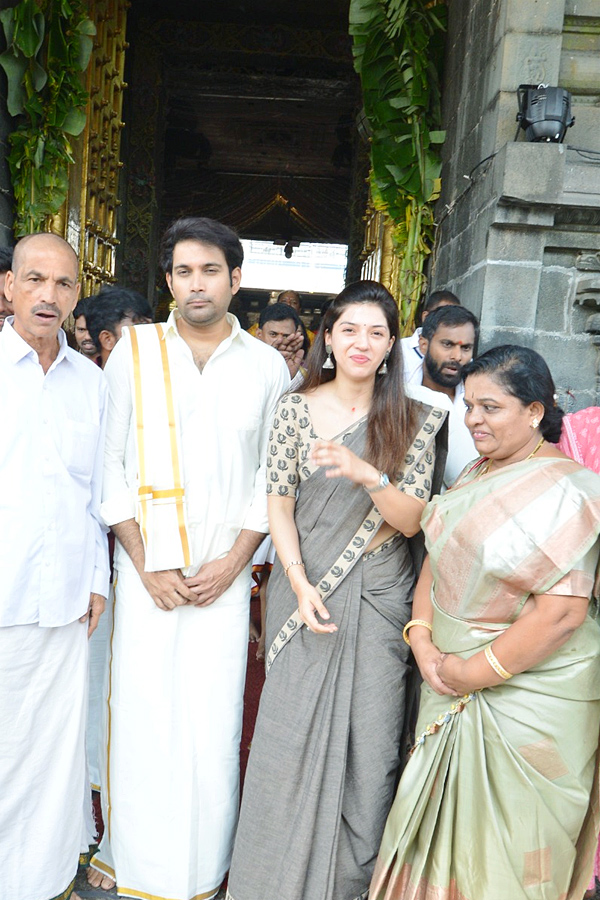 Actress Mehreen Pirzada Visits Tirumala Temple Photos - Sakshi12