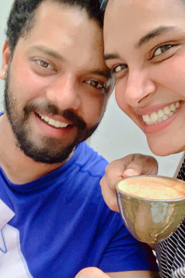 Bigg Boss Hari Teja comments Goes Viral About Her Divorce Photos - Sakshi13