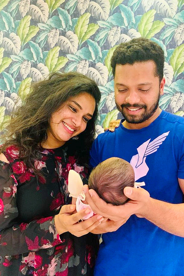 Bigg Boss Hari Teja comments Goes Viral About Her Divorce Photos - Sakshi10