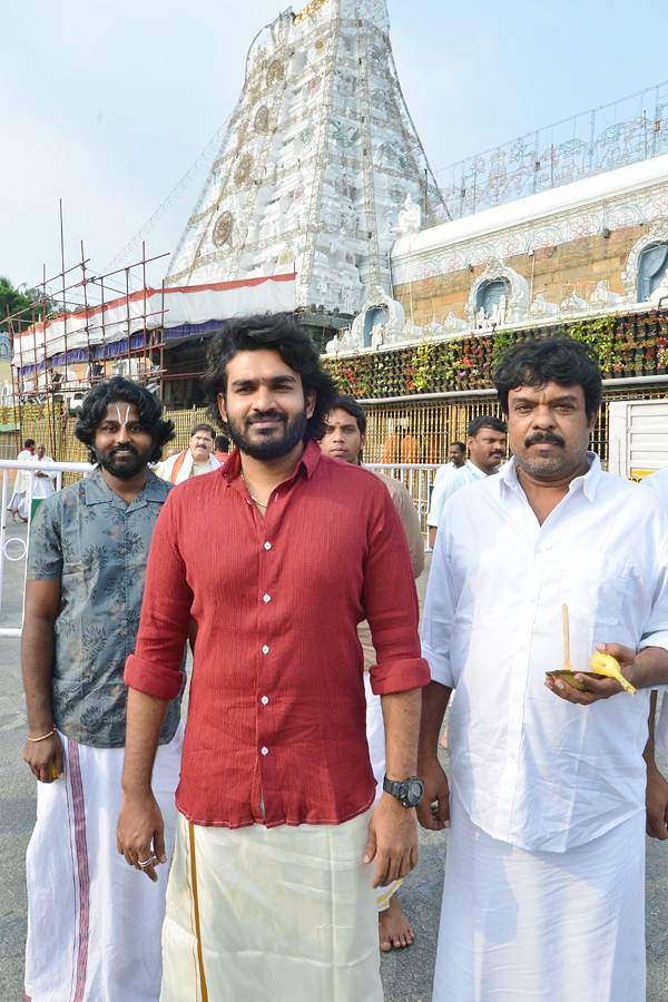 Tollywood Actor Kiran Abbavaram Visited Tirumala Temple PHotos - Sakshi2