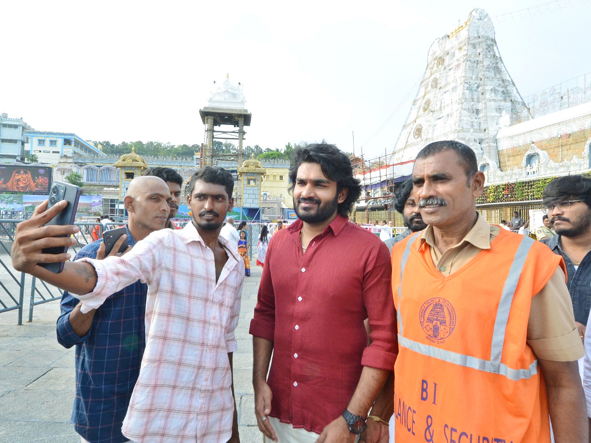 Tollywood Actor Kiran Abbavaram Visited Tirumala Temple PHotos - Sakshi8