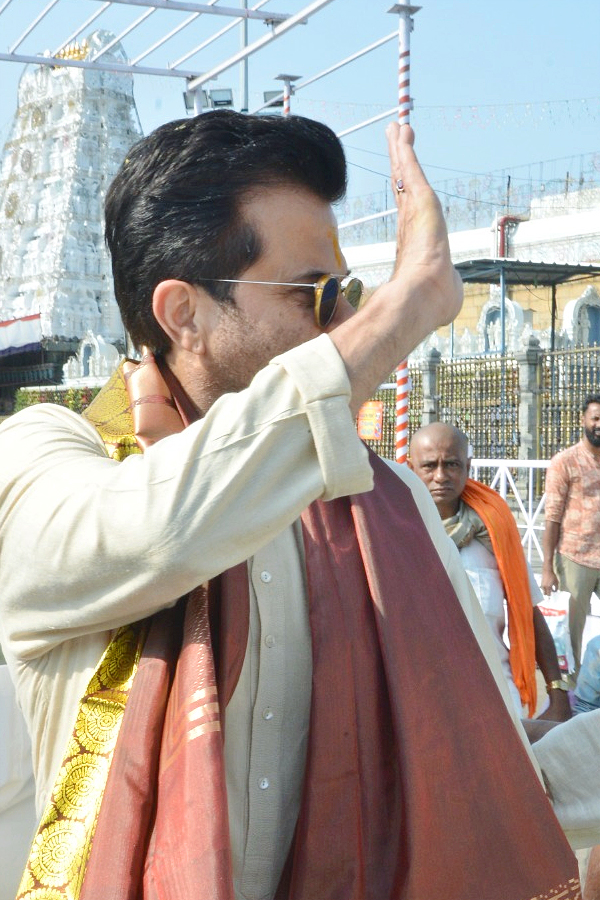 Actor Anil Kapoor Visits Tirumala Tirupati Temple Photos - Sakshi13