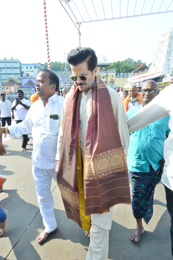 Actor Anil Kapoor Visits Tirumala Tirupati Temple Photos - Sakshi15