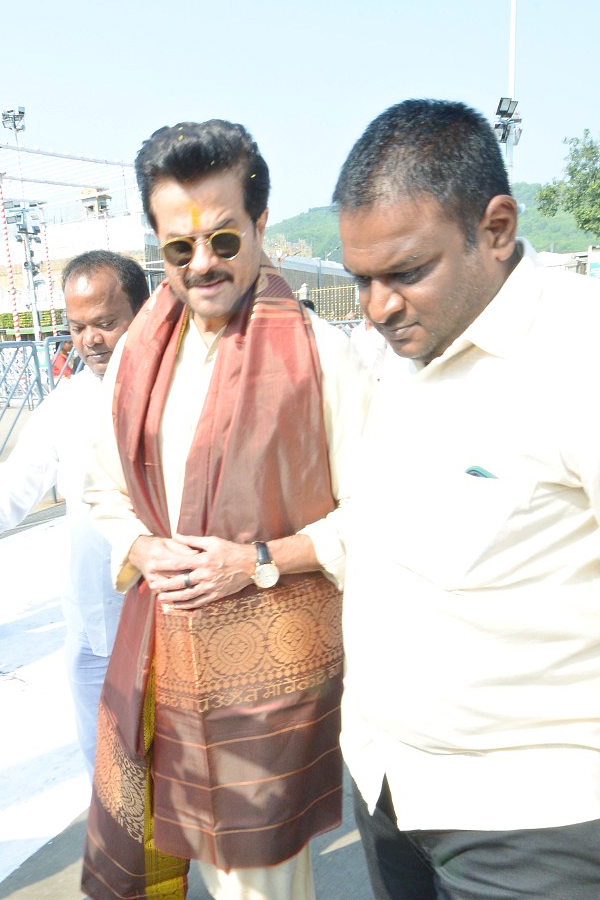 Actor Anil Kapoor Visits Tirumala Tirupati Temple Photos - Sakshi7