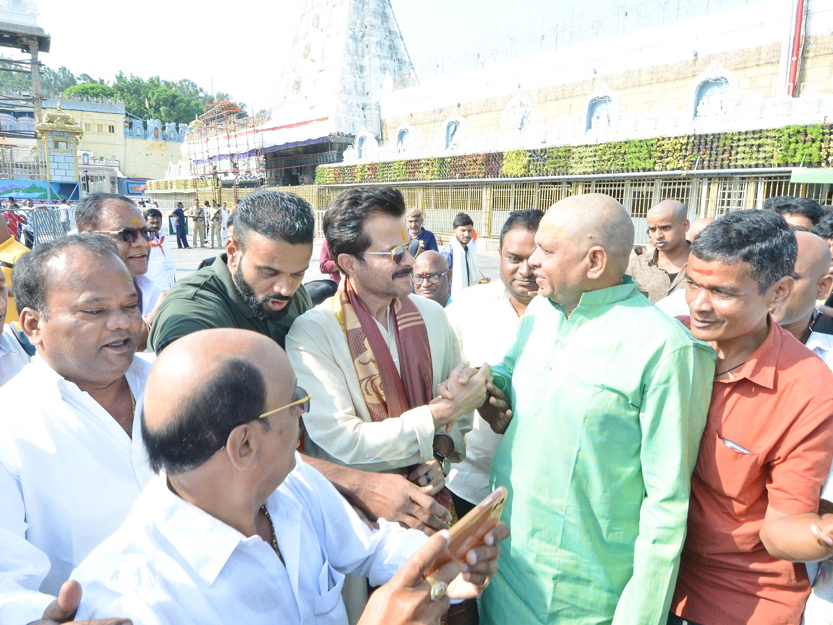 Actor Anil Kapoor Visits Tirumala Tirupati Temple Photos - Sakshi9