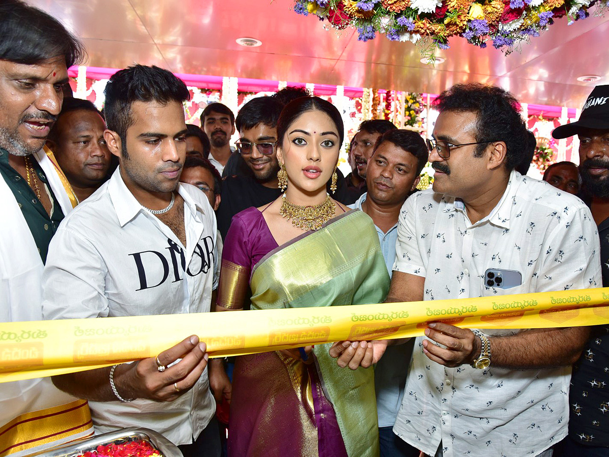 Anu Emmanuel Inagurated Chandana Brothers At Hyderabad Photos - Sakshi8