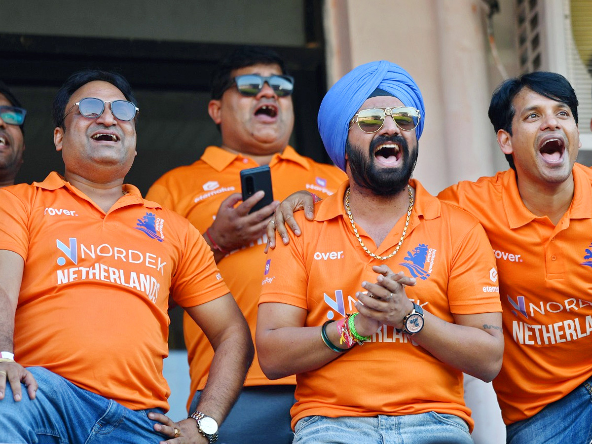 Cricket Fans at Uppal Stadium Photos - Sakshi11