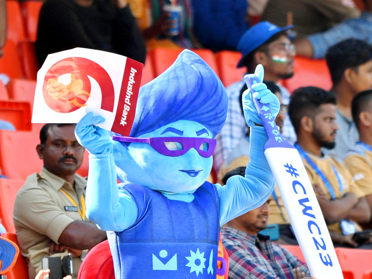 Cricket Fans at Uppal Stadium Photos - Sakshi8