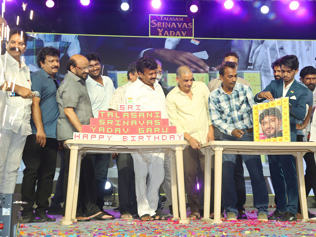 Minister of Cinematography Sri Talasani Srinivas Yadav Birthday Celebrations Photos - Sakshi17