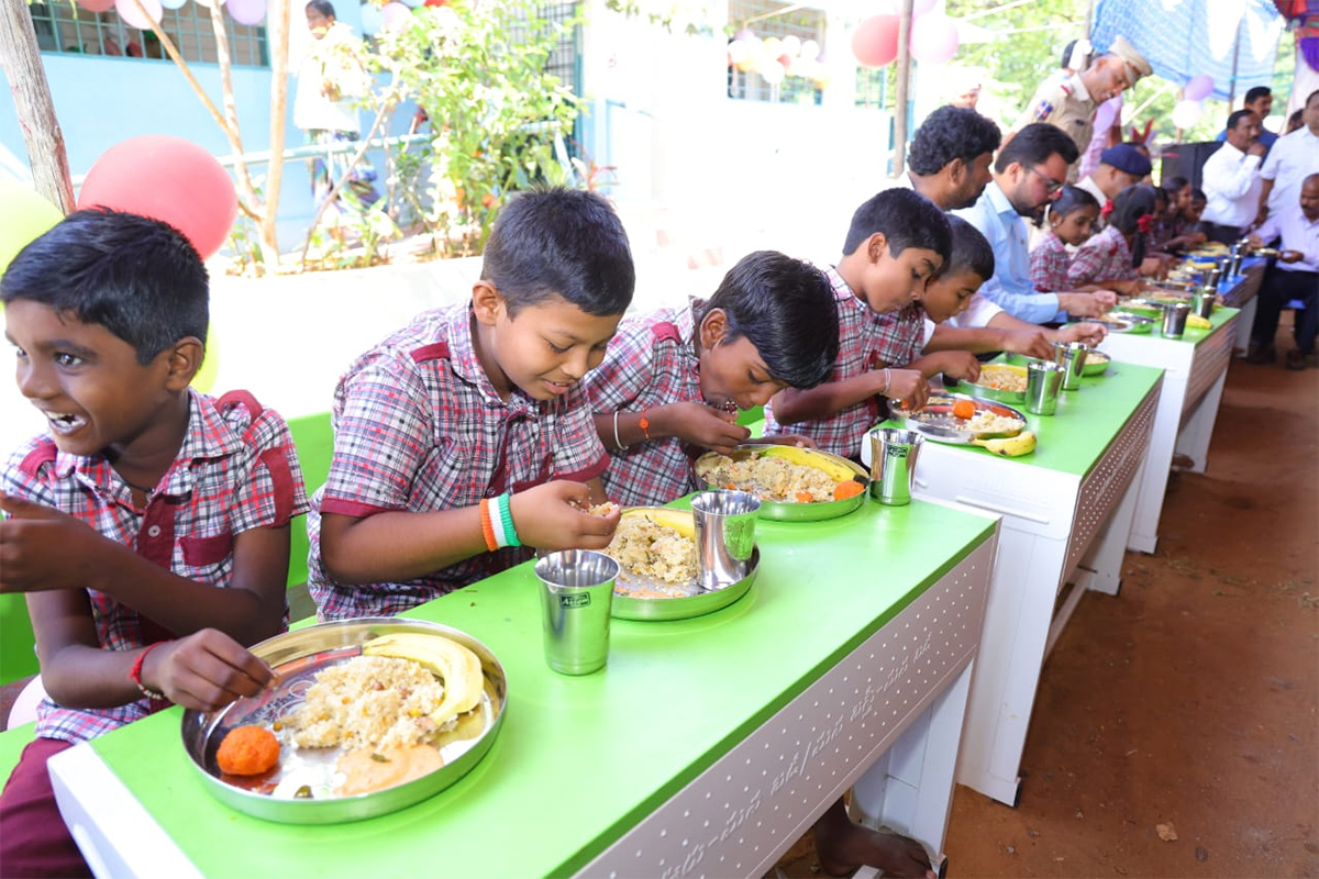 Ministers Harish Rao KTR At Telangana CM Breakfast Scheme Launched Photos - Sakshi11