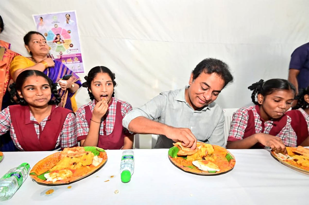 Ministers Harish Rao KTR At Telangana CM Breakfast Scheme Launched Photos - Sakshi2