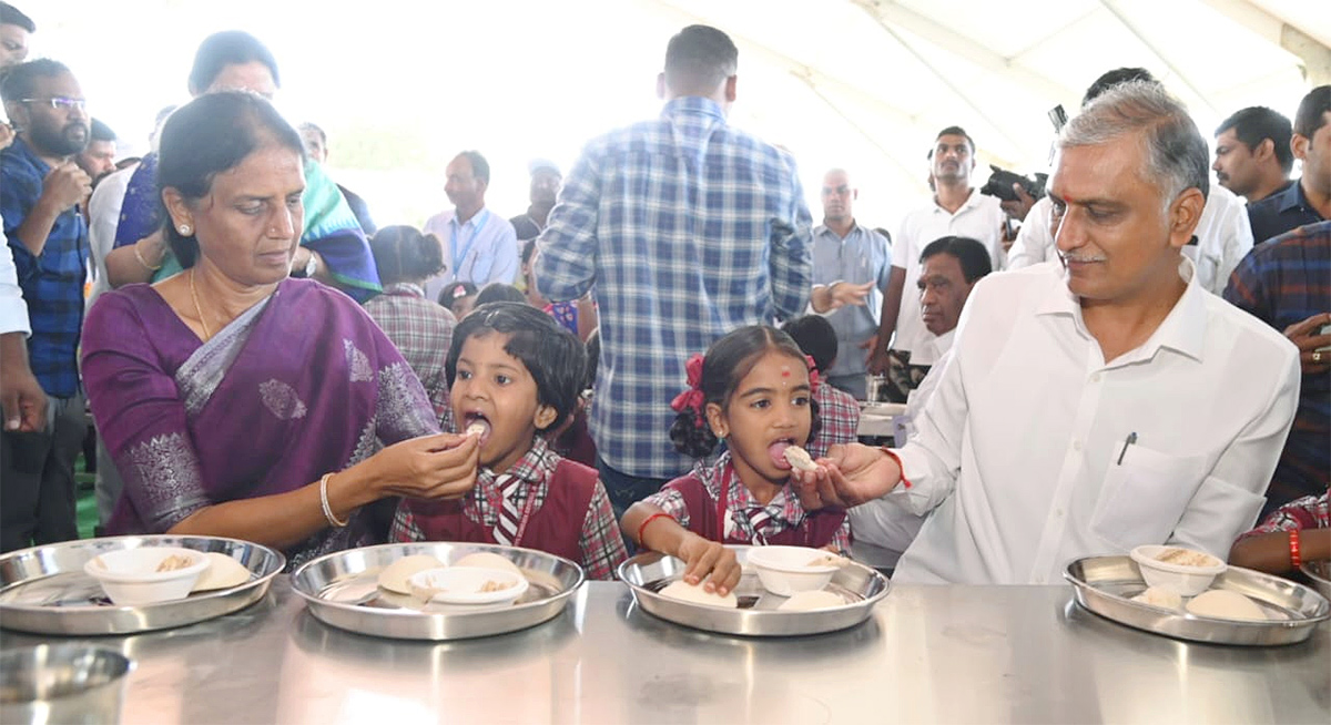 Ministers Harish Rao KTR At Telangana CM Breakfast Scheme Launched Photos - Sakshi3