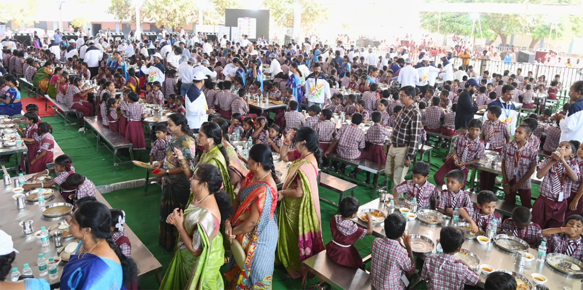 Ministers Harish Rao KTR At Telangana CM Breakfast Scheme Launched Photos - Sakshi7