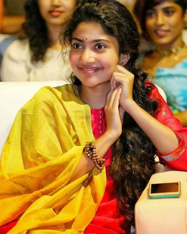 actress sai pallavi hd images - Sakshi13