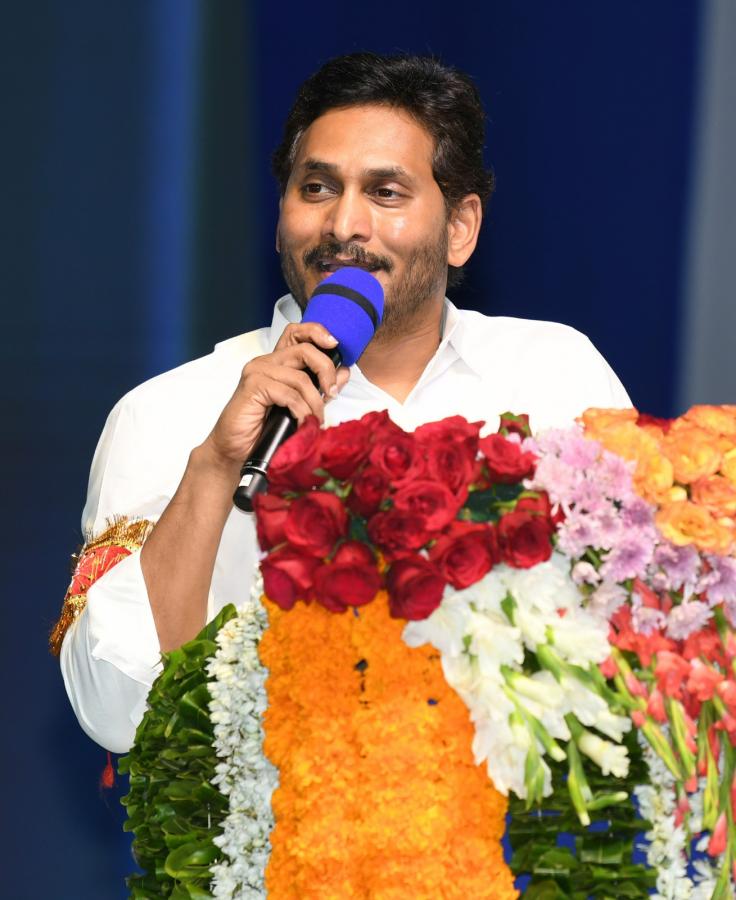 CM YS Jagan At YSRCP Meeting Vijayawada - Sakshi19