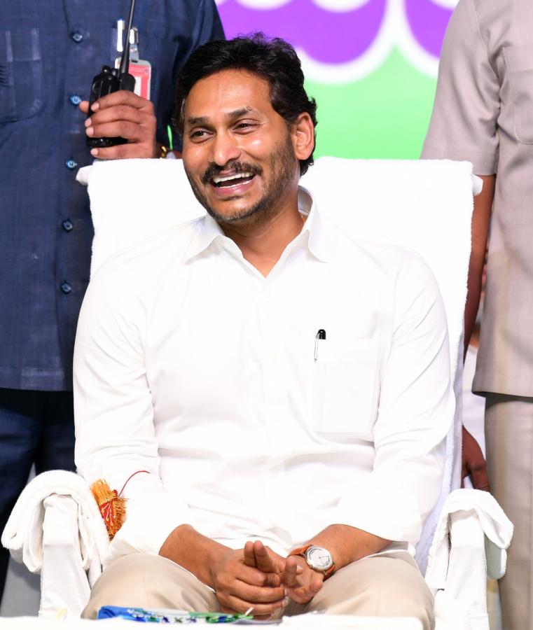 CM YS Jagan At YSRCP Meeting Vijayawada - Sakshi27