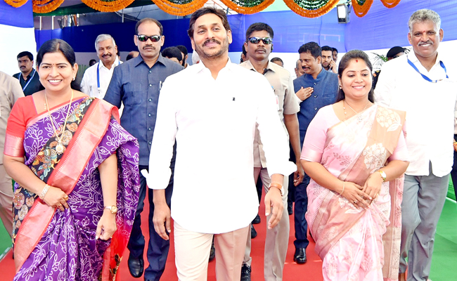 CM YS Jagan At YSRCP Meeting Vijayawada - Sakshi1