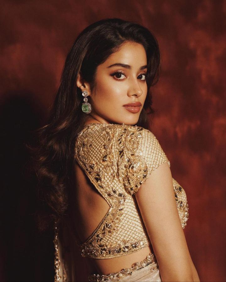 Devara Movie Actress Janhvi Kapoor HD Photo Gallery - Sakshi3