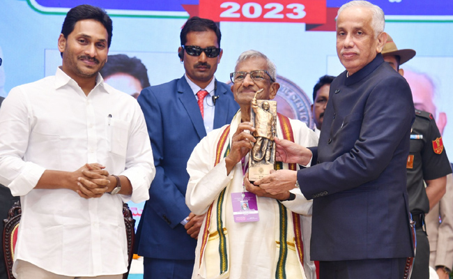 AP Governor Abdul Nazeer And YS Jagan presents YSR Achievement Awards-2023 Photos - Sakshi20