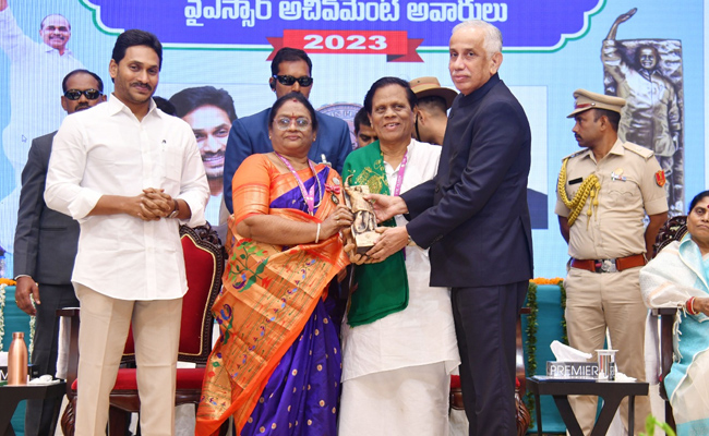 AP Governor Abdul Nazeer And YS Jagan presents YSR Achievement Awards-2023 Photos - Sakshi25