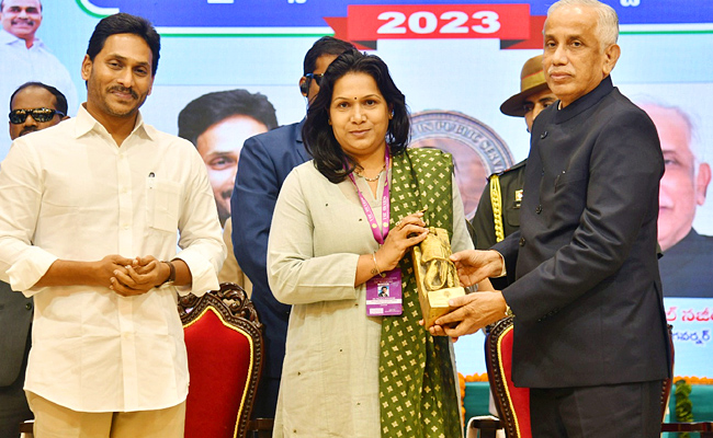 AP Governor Abdul Nazeer And YS Jagan presents YSR Achievement Awards-2023 Photos - Sakshi32