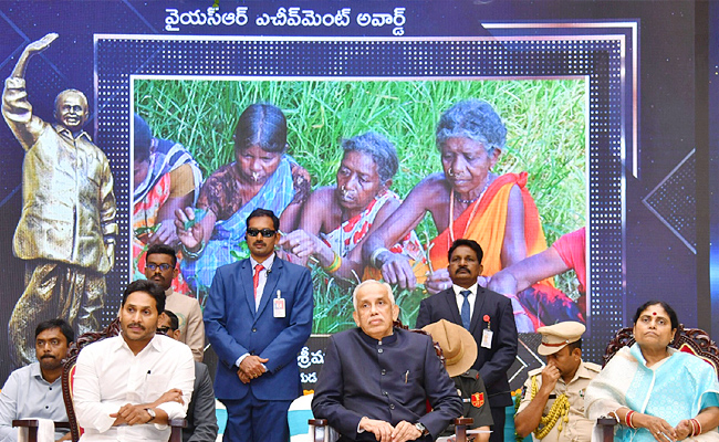 AP Governor Abdul Nazeer And YS Jagan presents YSR Achievement Awards-2023 Photos - Sakshi4