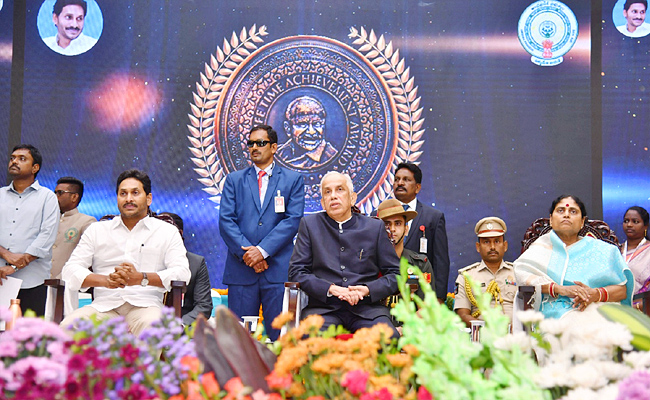 AP Governor Abdul Nazeer And YS Jagan presents YSR Achievement Awards-2023 Photos - Sakshi6