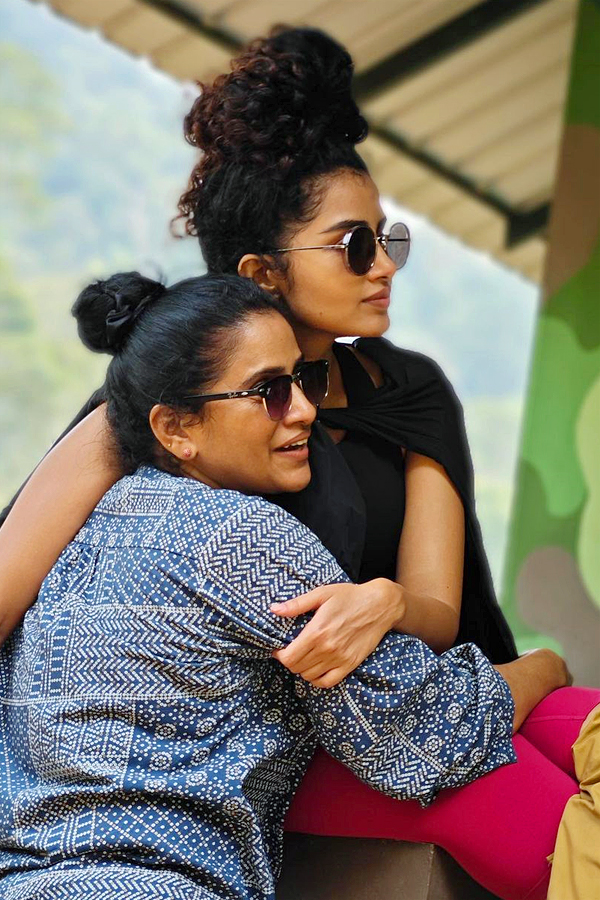 Anupama Parameswaran Fun Trip With Friends Photos - Sakshi6