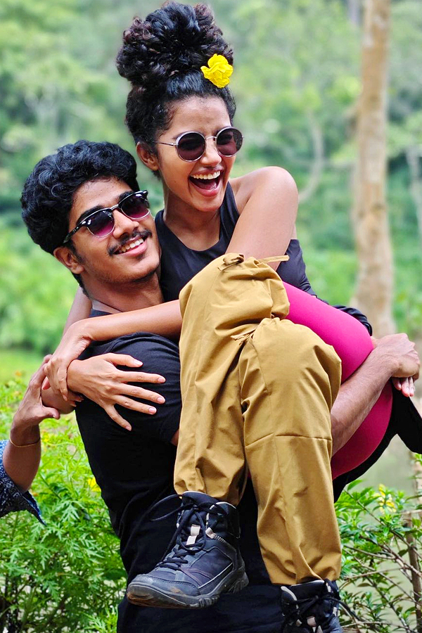 Anupama Parameswaran Fun Trip With Friends Photos - Sakshi10