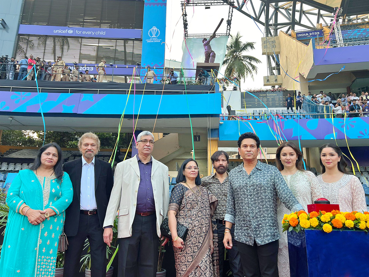 Sachin Tendulkars grand statue unveiled at Wankhede Stadium Photos - Sakshi3